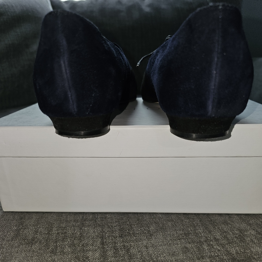 MANOLO BLAHNIK SUEDE - Picture 2 of 6